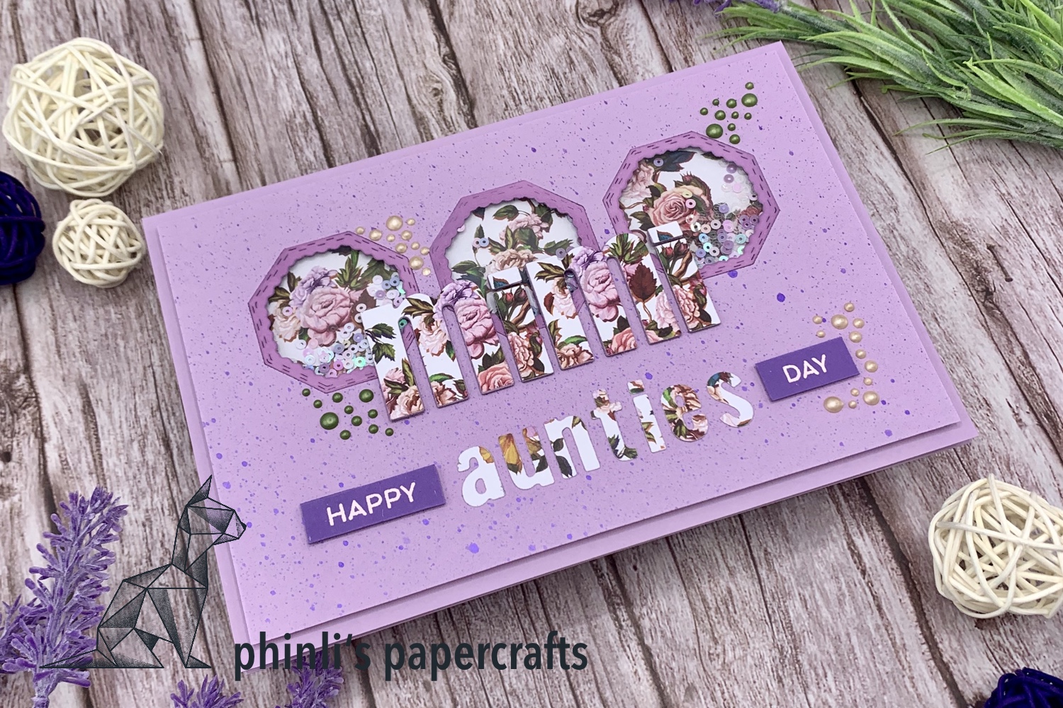 shaker card «happy aunties day»